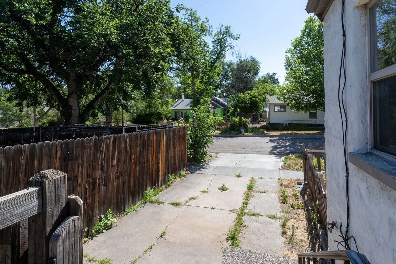 922 E High St - Photo 6 of 34