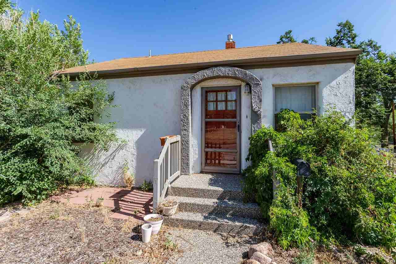 922 E High St - Photo 2 of 34
