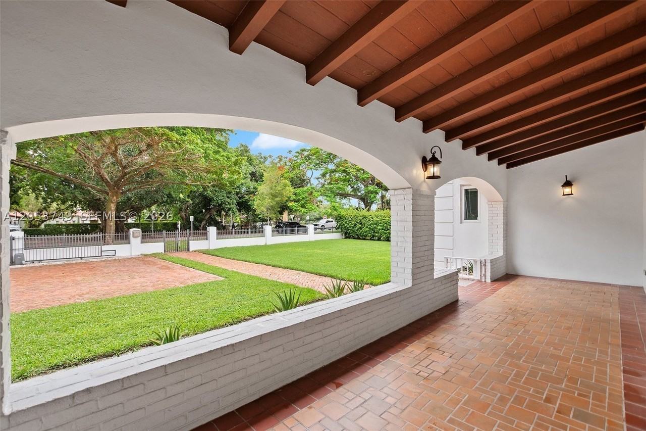 1808 Granada Blvd - Photo 3 of 35