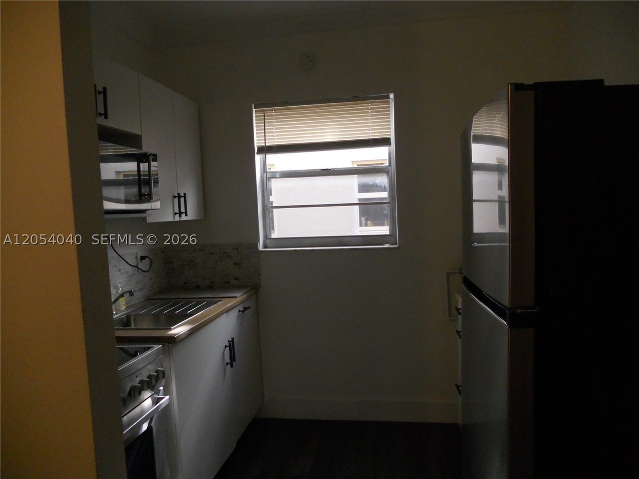 1043 Nw 2nd St #9 - Photo 5 of 10