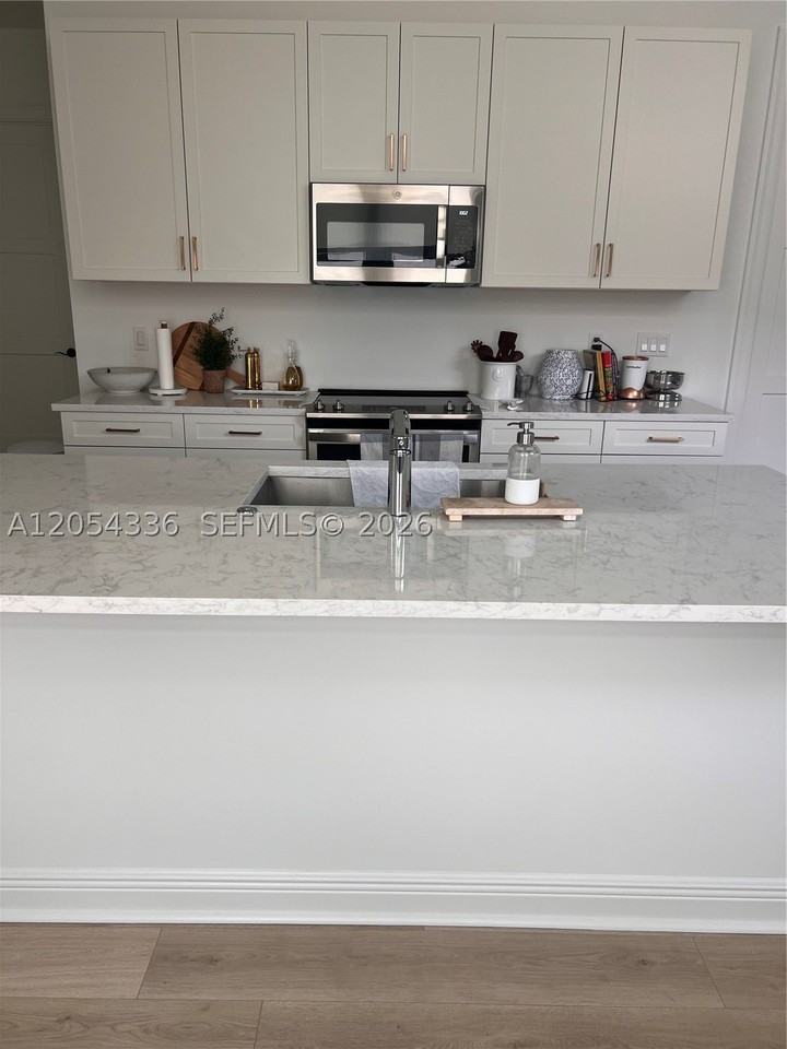 9037 Sw Vetta Way - Photo 4 of 18