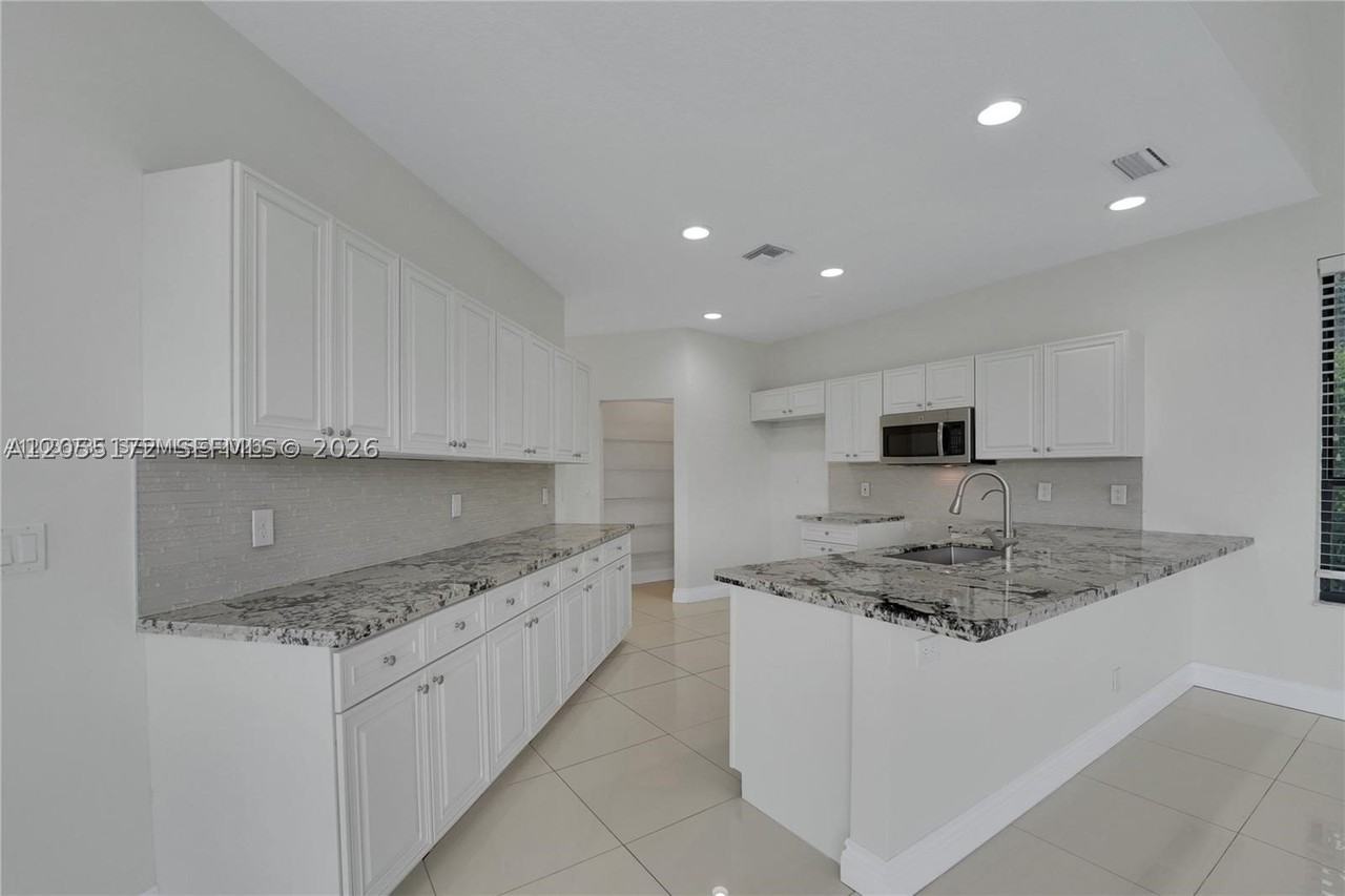 22281 Tupelo Pl - Photo 4 of 35