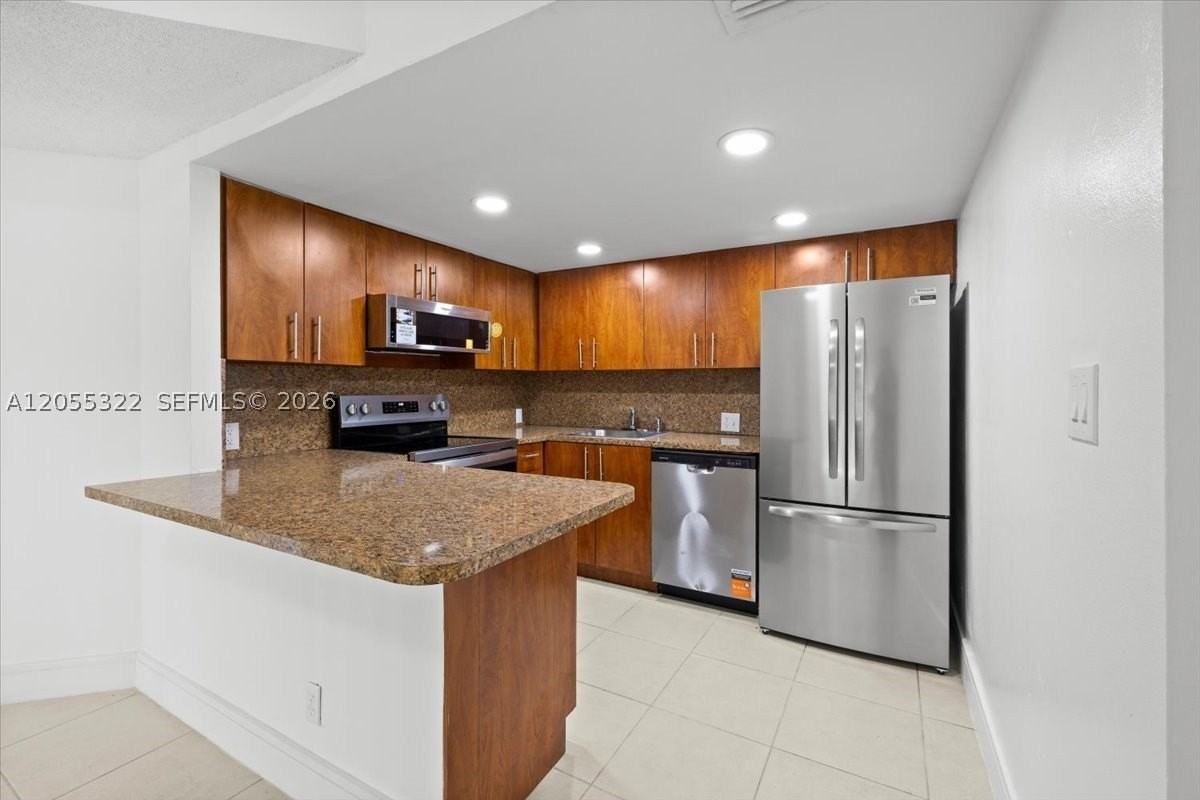 8290 Lake Dr #130 - Photo 5 of 26