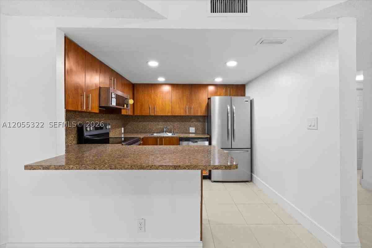 8290 Lake Dr #130 - Photo 7 of 26
