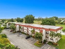 featured image of 9811 N Hollybrook Lake Dr #103