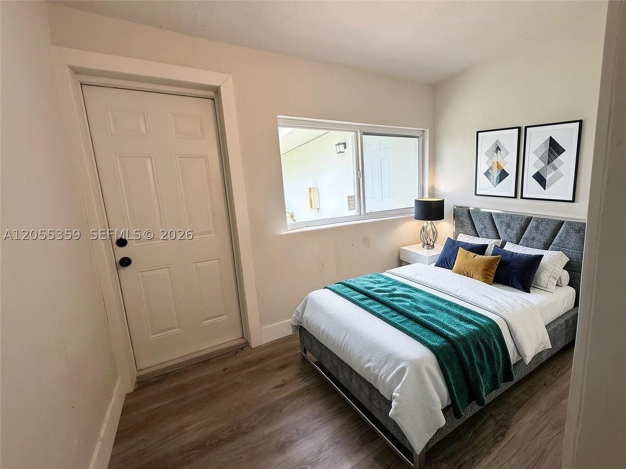 2237 Wilson St #C - Photo 4 of 16