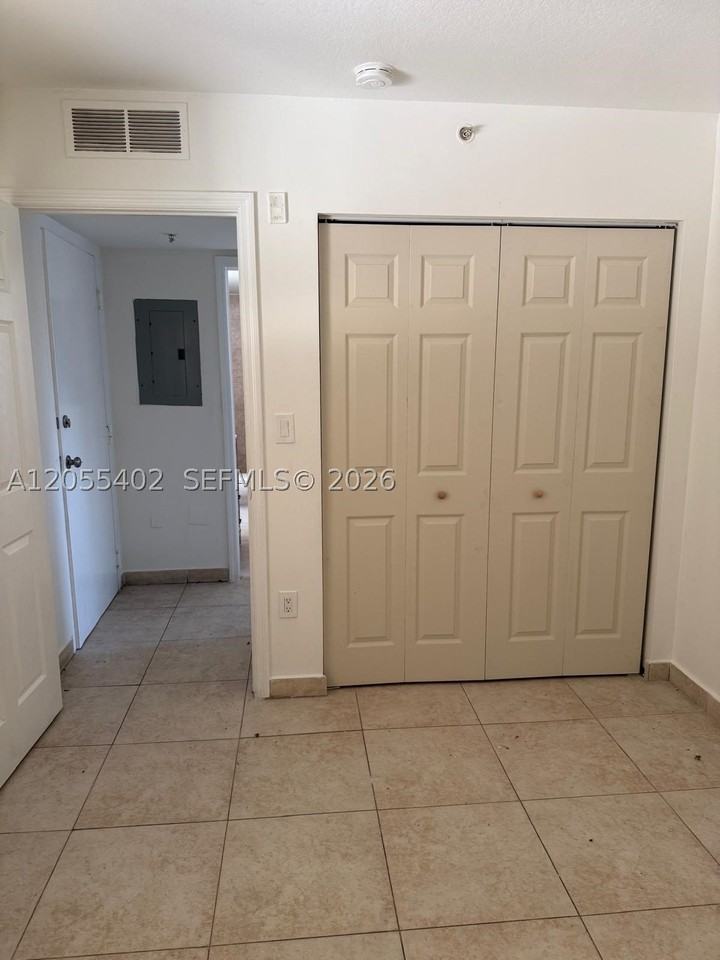 Sw 225th St #304 - Photo 3 of 10