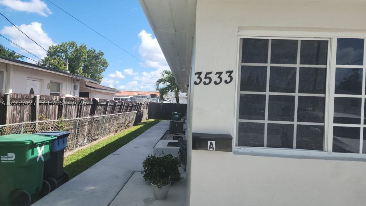 3533 Sw 91st Ave #A - Photo 3 of 14