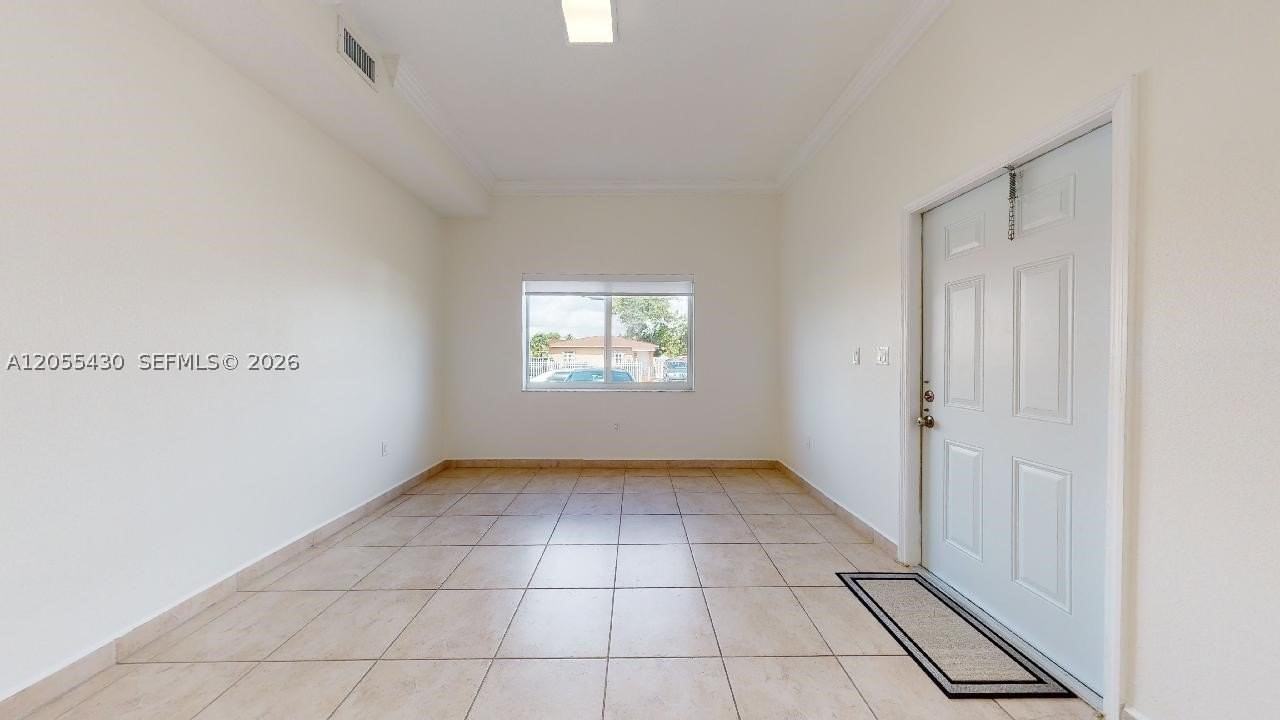 323 SW 36Ave #323 - Photo 2 of 10