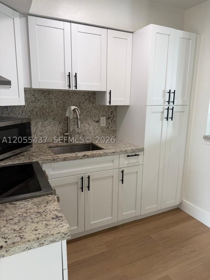 101 Se 4th Ave #6 - Photo 2 of 10