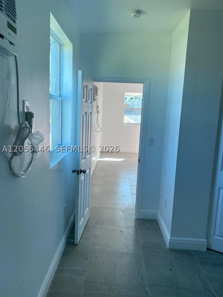 4023 Sw 19th St #D - Photo 4 of 30