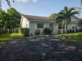 featured image of 8227 Nw 39th St #8227