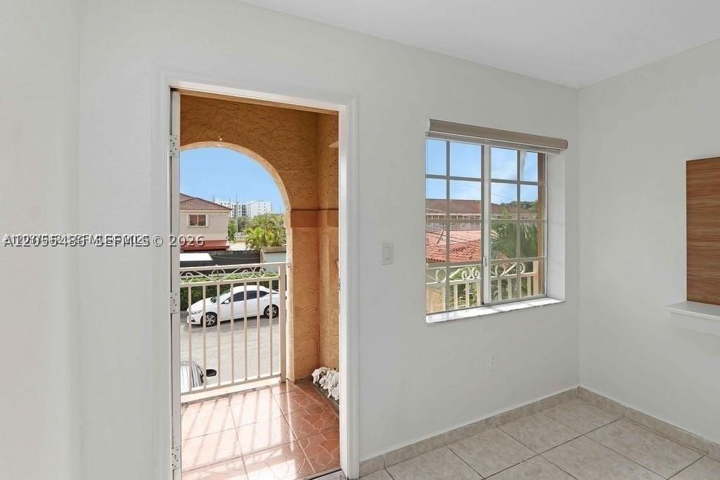 242 E 3rd St #205 - Photo 4 of 20