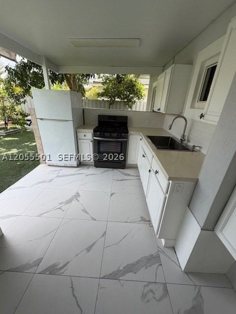 3078 Se 5th Dr - Photo 3 of 10