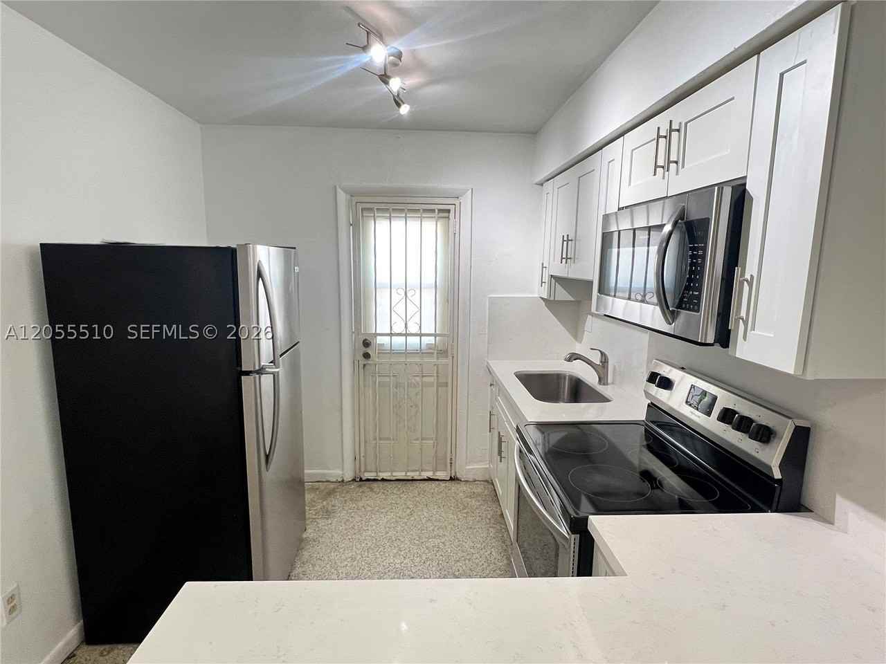 1057 Sw 7th St #1 - Photo 3 of 11