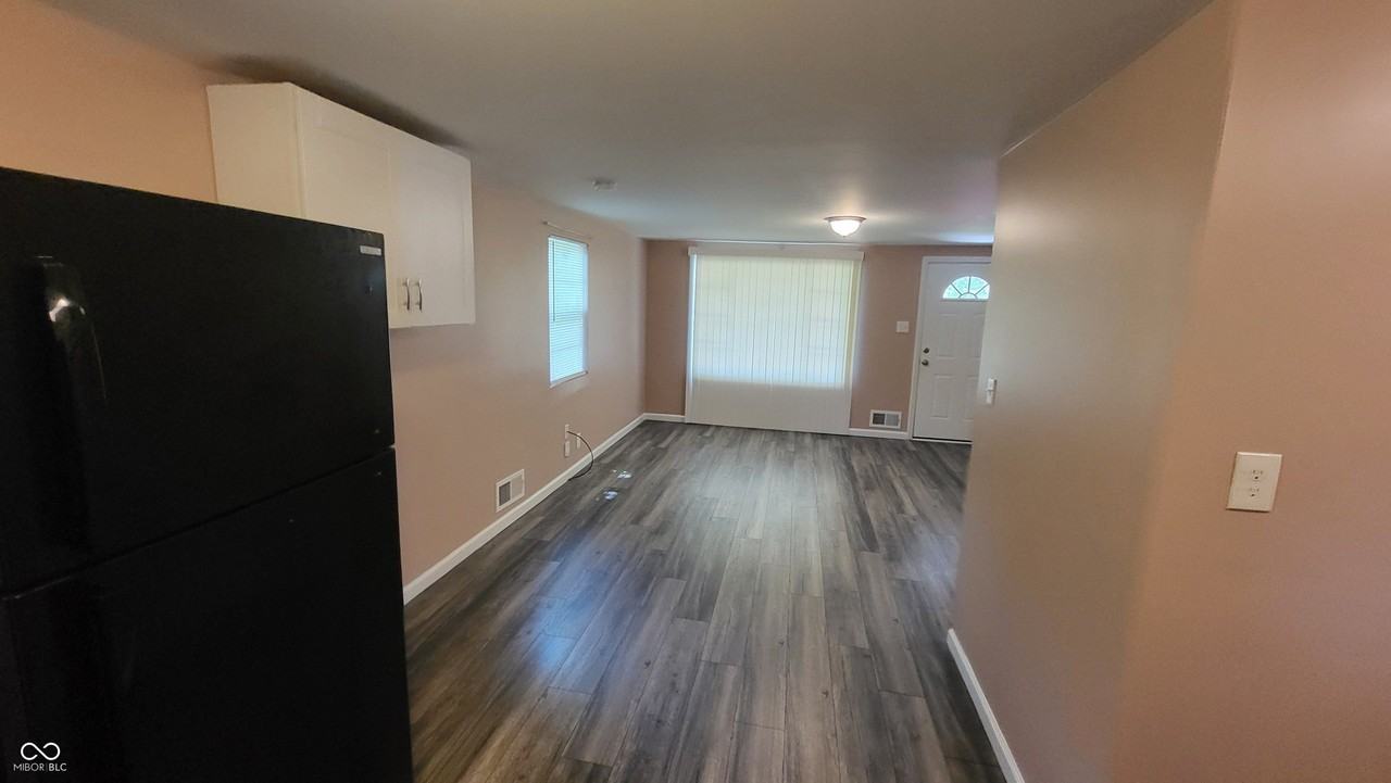 3233 Ralston Ave - Photo 3 of 14