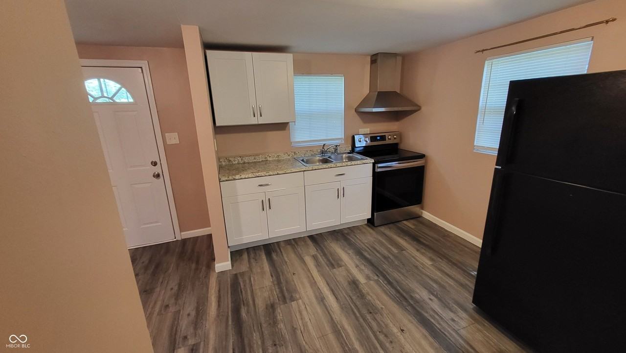 3233 Ralston Ave - Photo 6 of 14