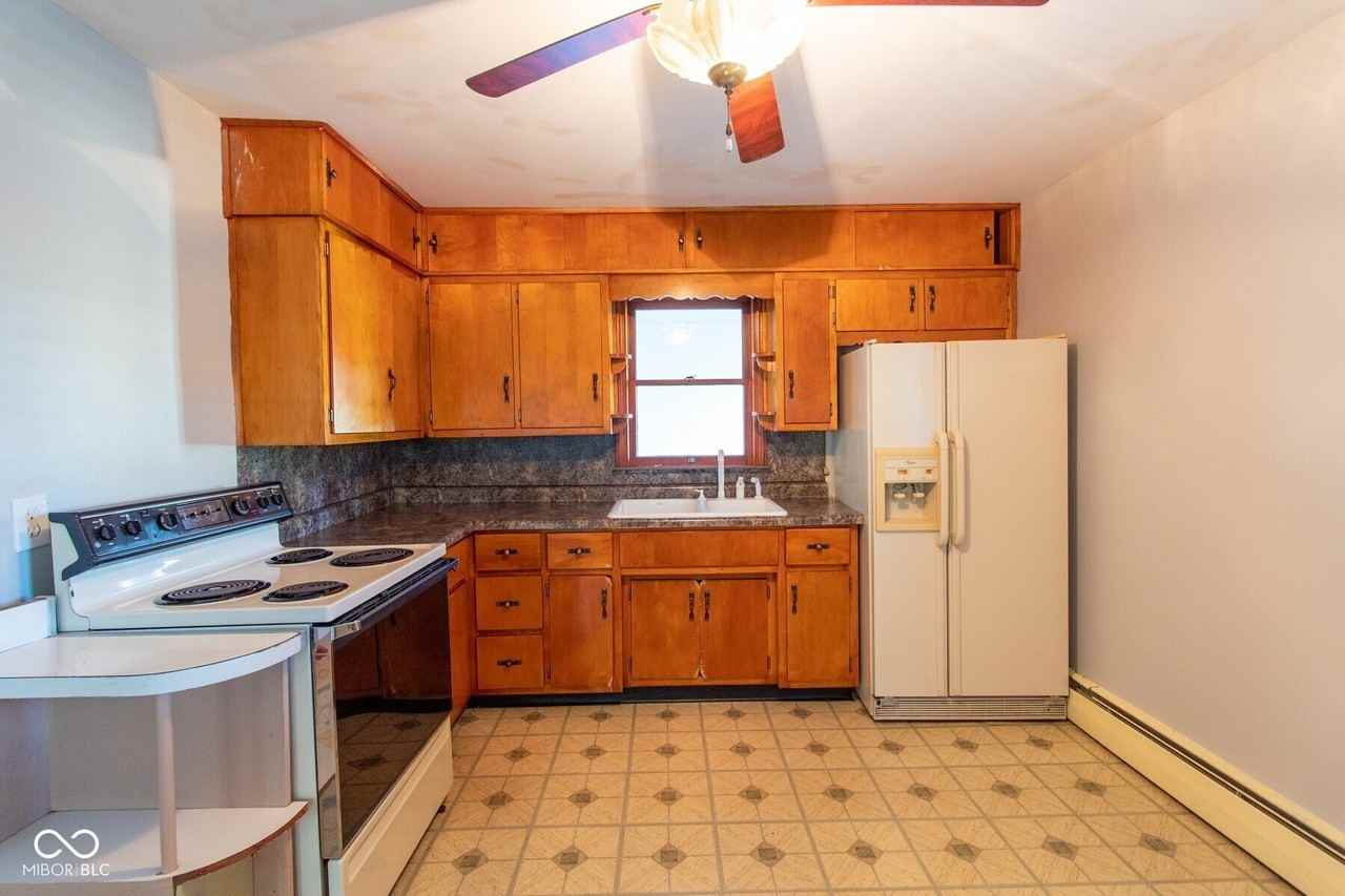 2510 W 38th St - Photo 6 of 15