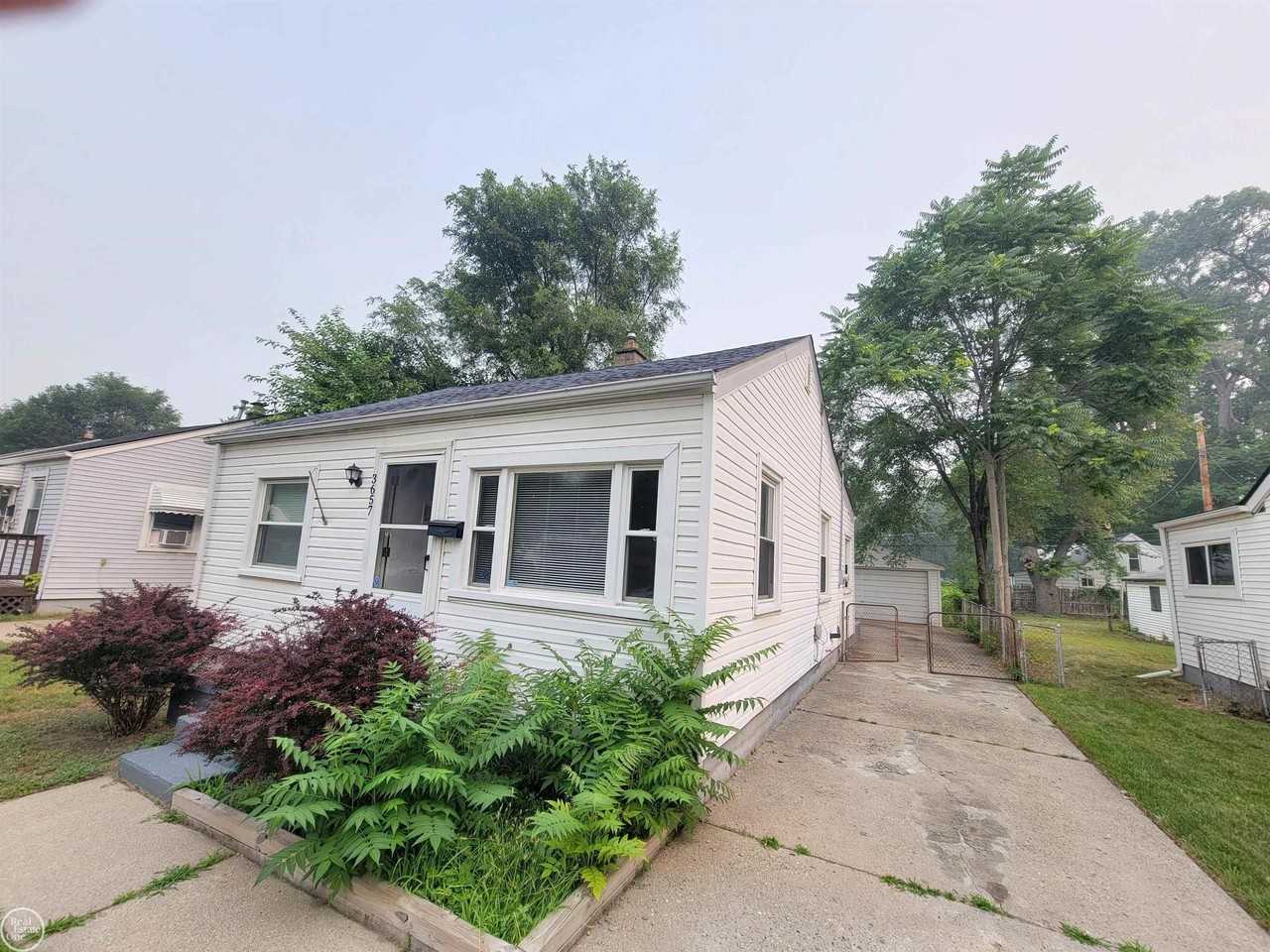 3657 Alvina Ave - Photo 3 of 13