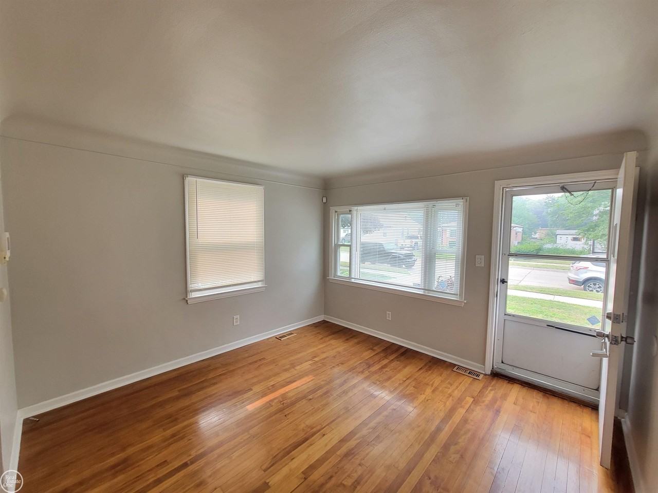 3657 Alvina Ave - Photo 7 of 13