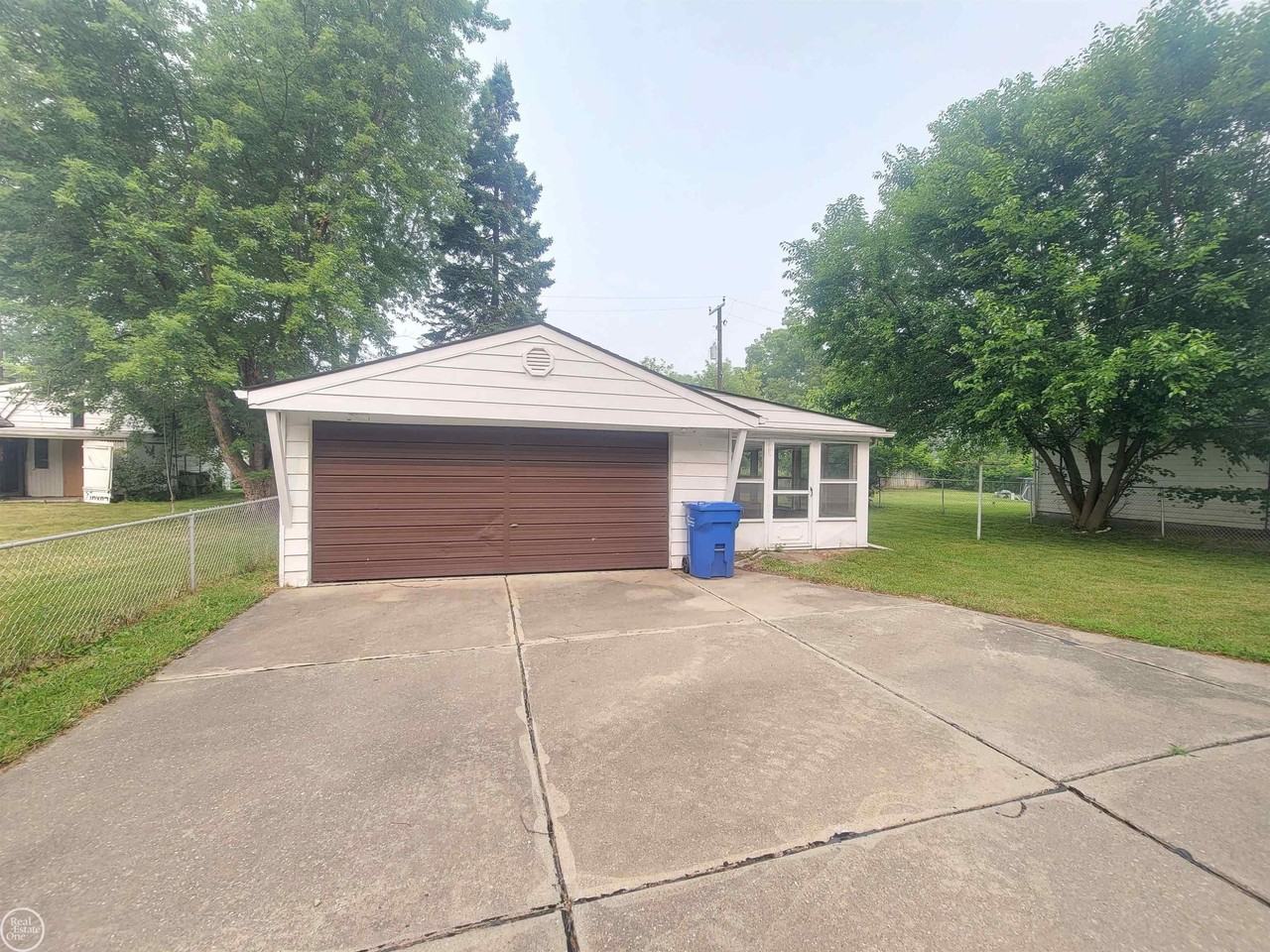 24203 Pingree Ave - Photo 3 of 13