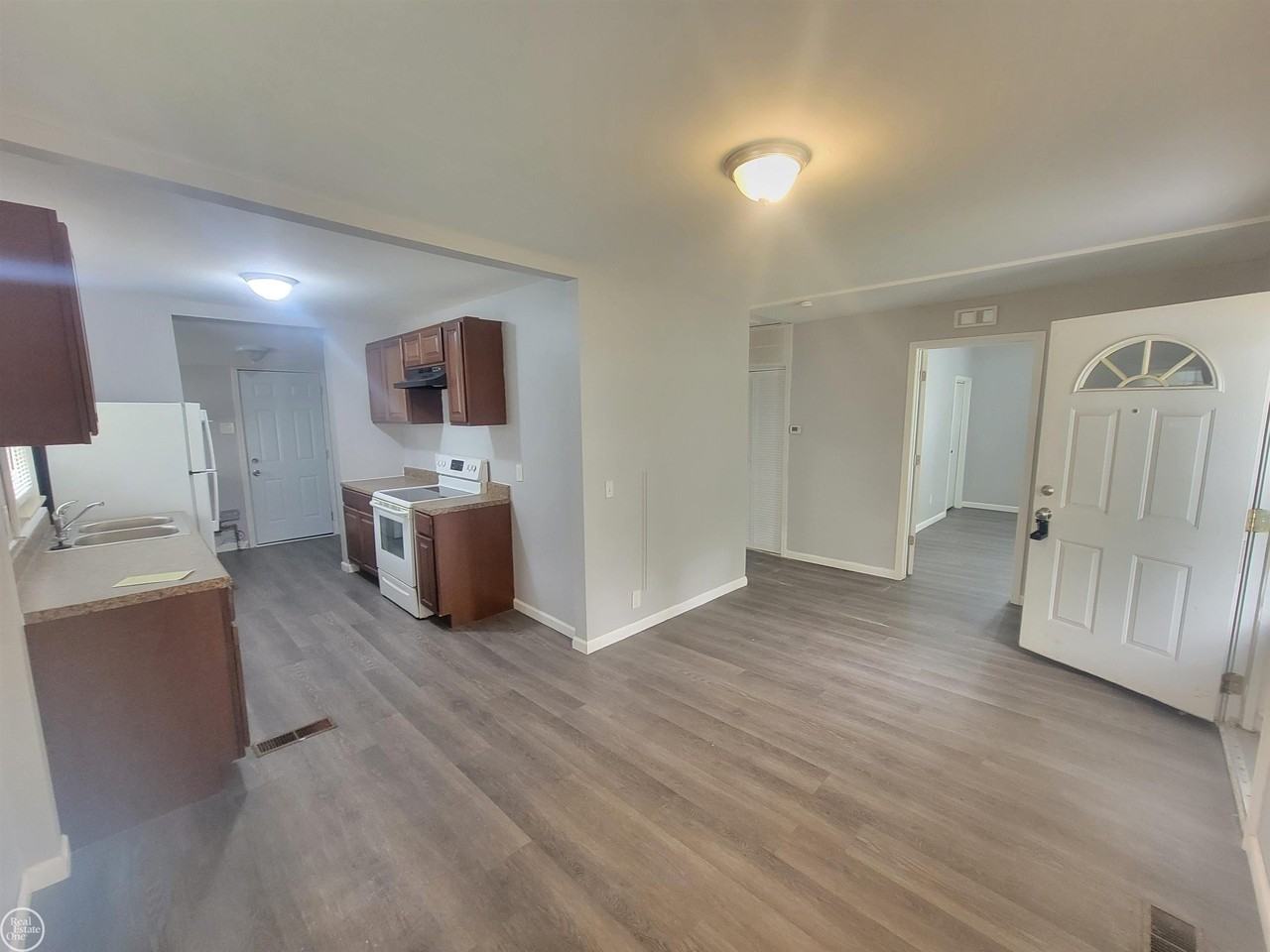 24203 Pingree Ave - Photo 6 of 13