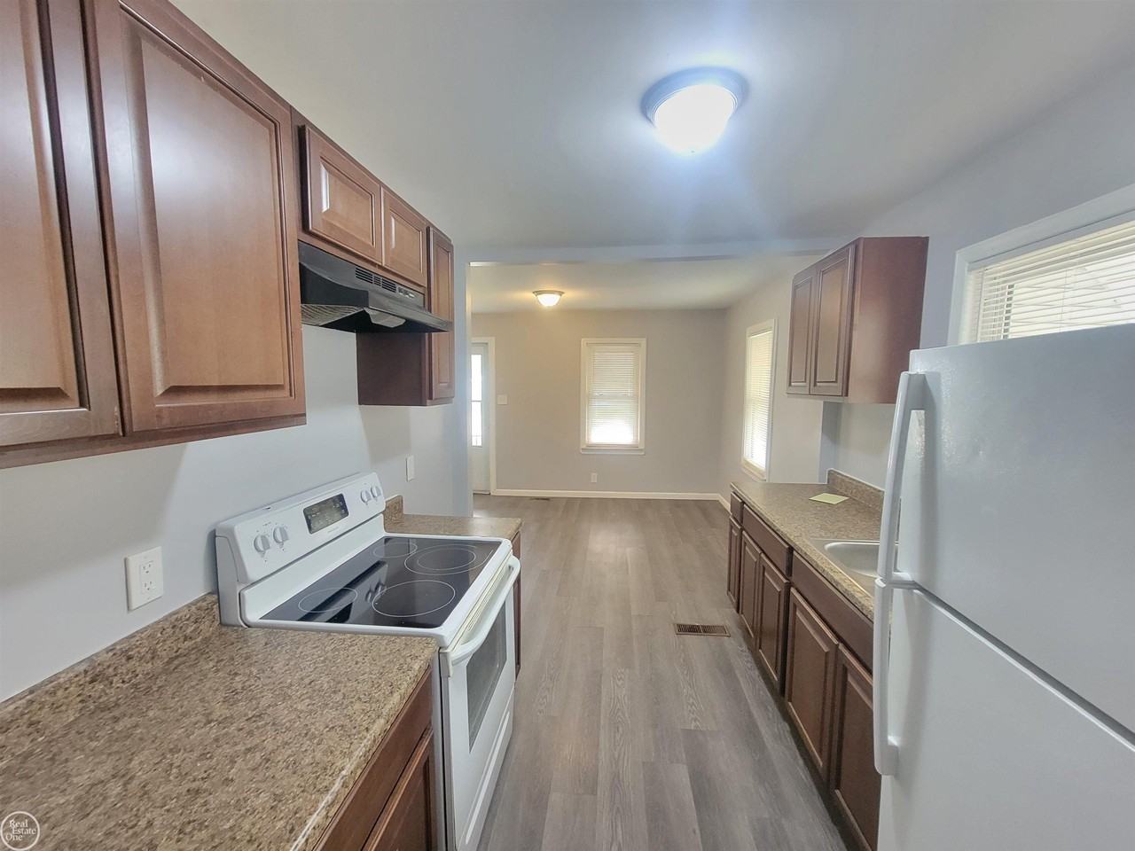 24203 Pingree Ave - Photo 7 of 13