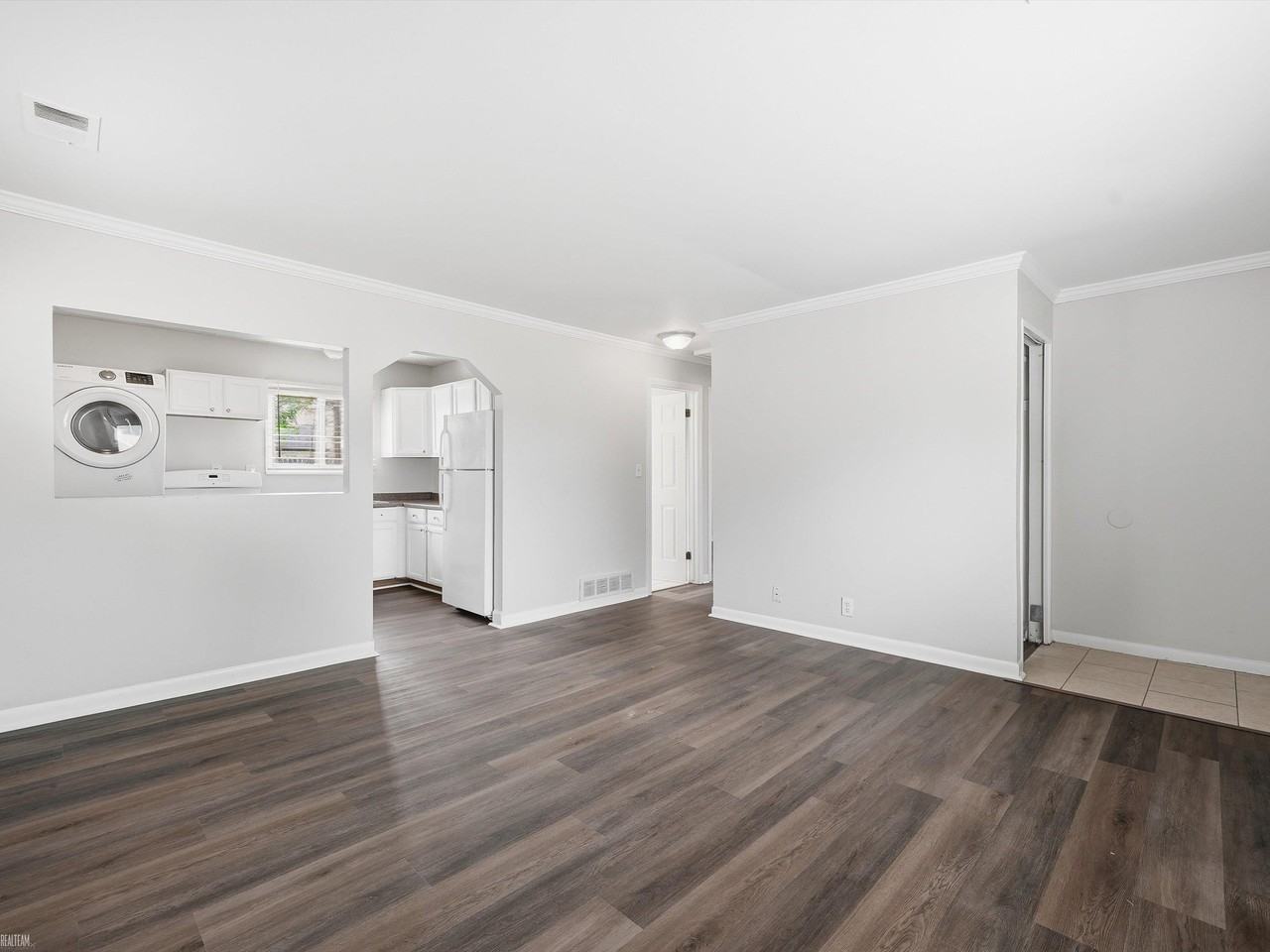 28311 Waverly St - Photo 4 of 19