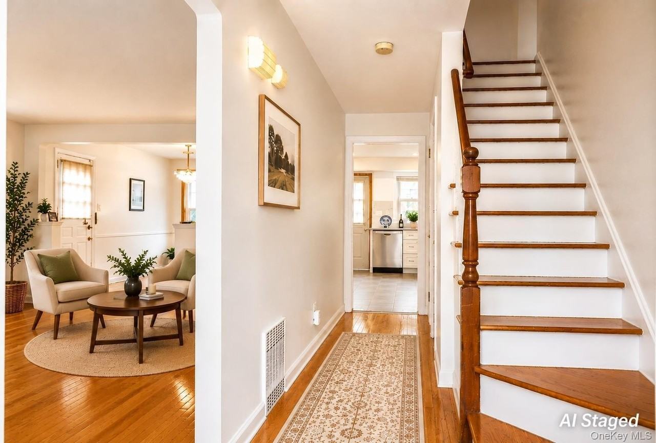 121 Manhasset Ave - Photo 4 of 40