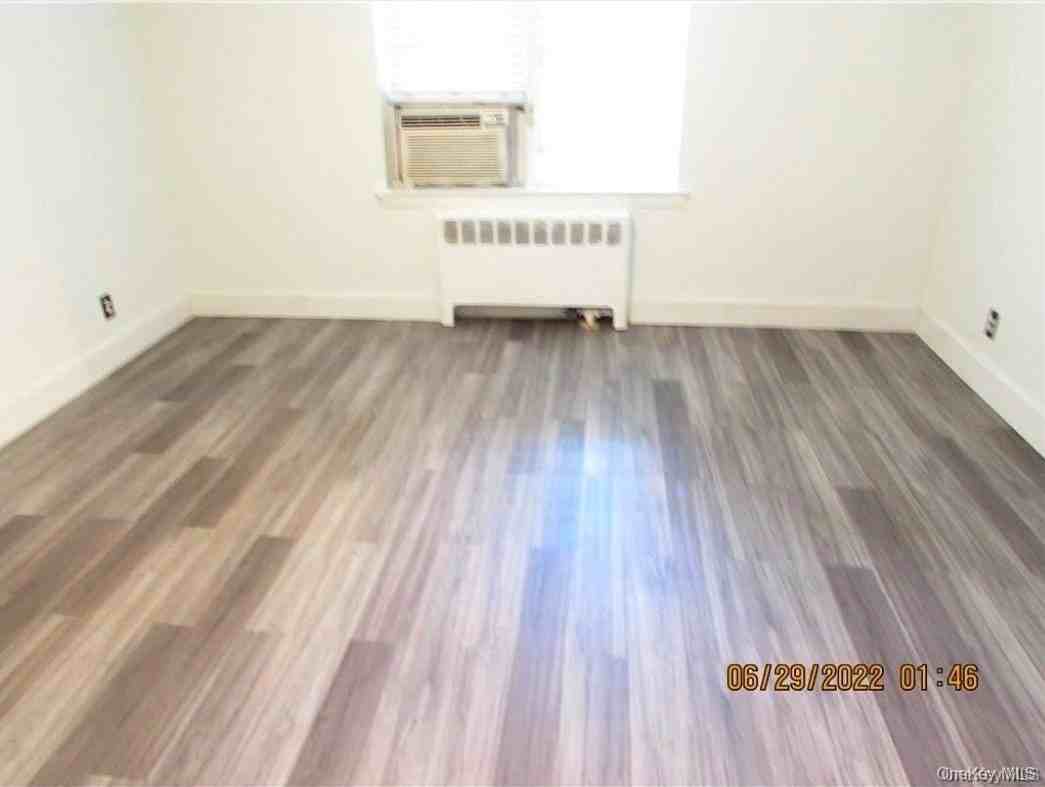 1531 Central Park Ave #1C - Photo 3 of 4