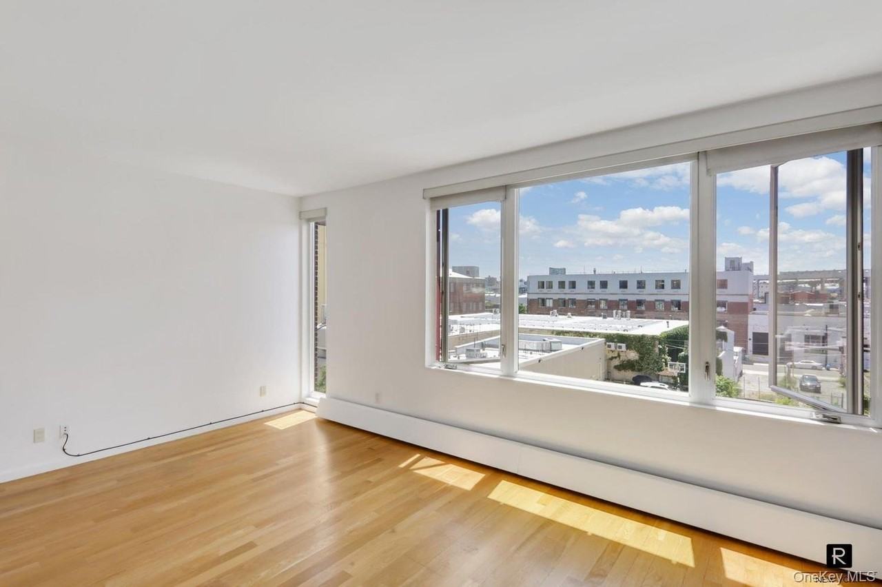 103 3rd St #4 - Photo 2 of 13