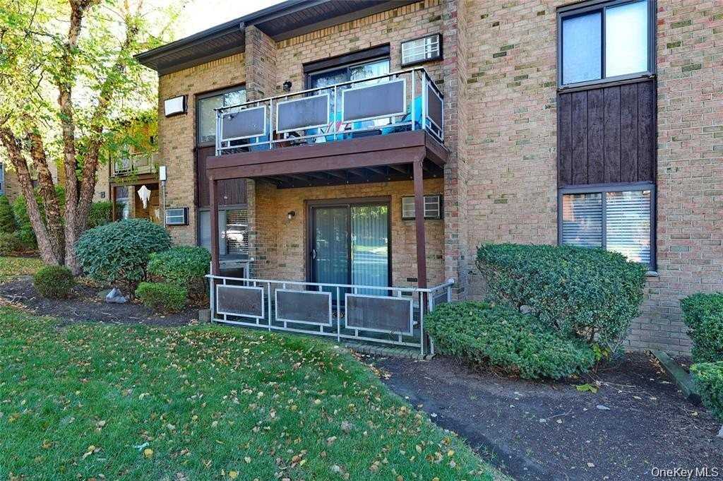 10 Brevoort Dr #1A