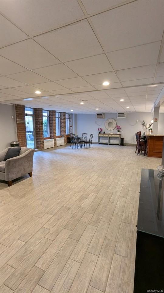 740 E Broadway #2F - Photo 2 of 12