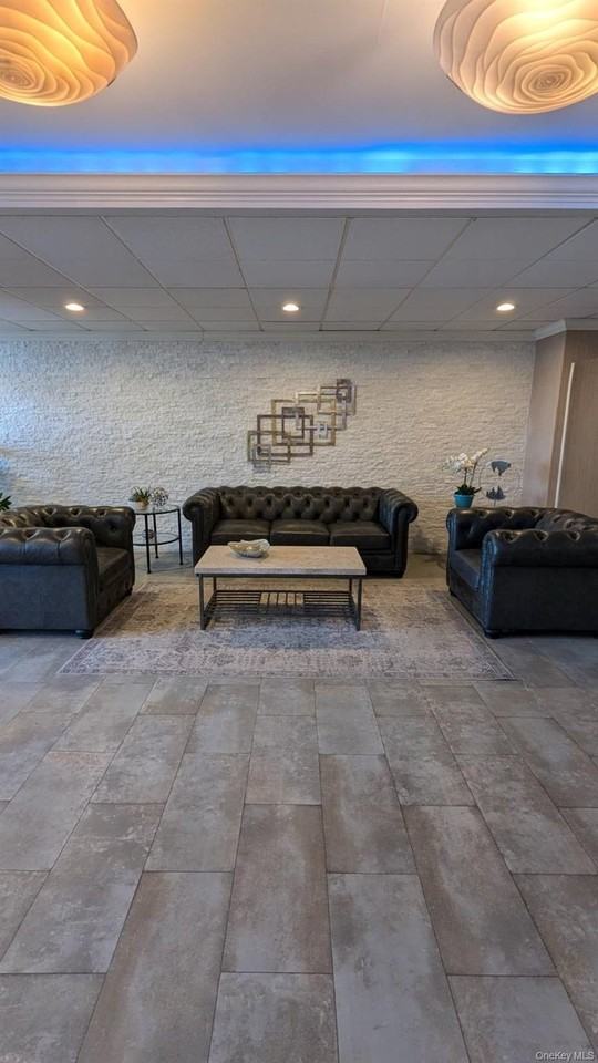 740 E Broadway #2F - Photo 3 of 12