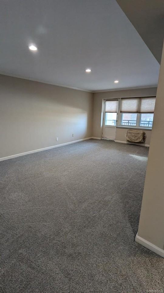 740 E Broadway #2F - Photo 5 of 12
