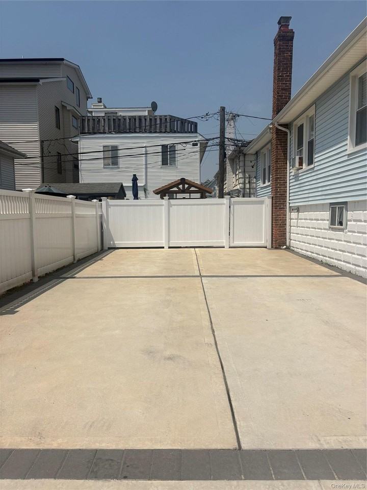 77 Illinois Ave #MAIN - Photo 4 of 15