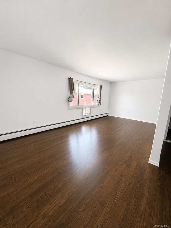 633 Wellwood Ave #A3 - Photo 2 of 4