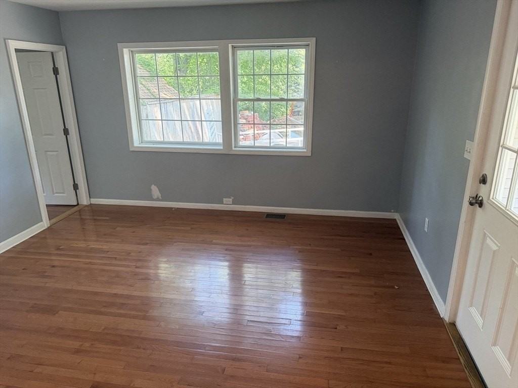 43 Walpole Ter #1 - Photo 3 of 9