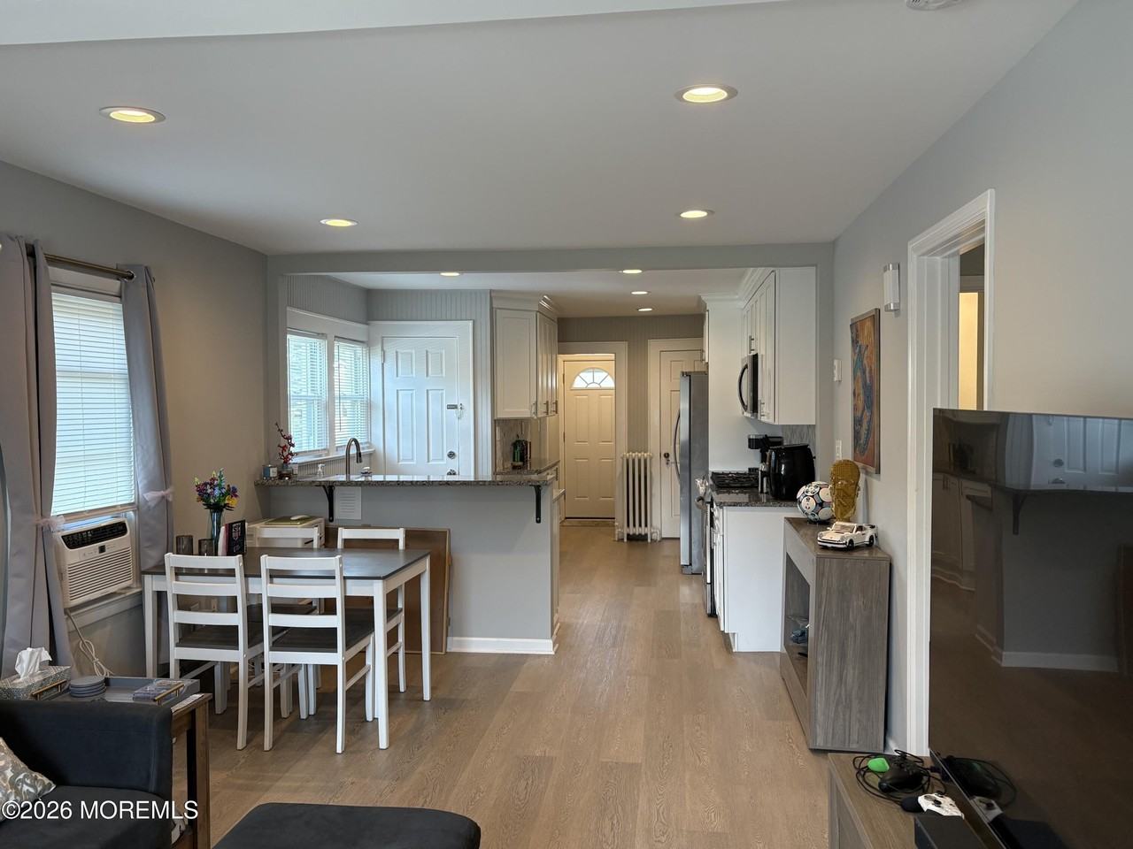 154 8th St #A - Photo 6 of 21
