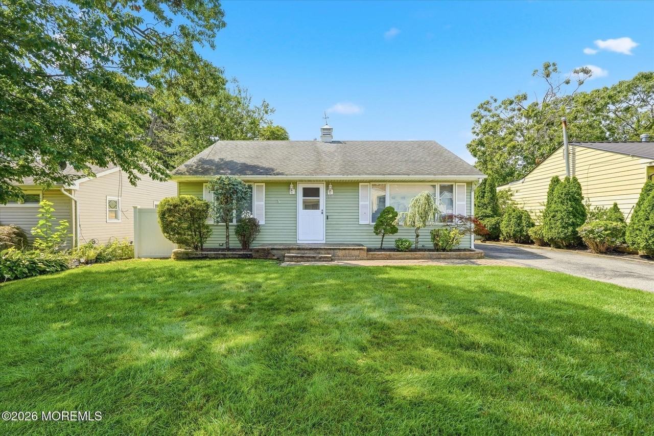 461 Augustus Rd - Photo 2 of 14