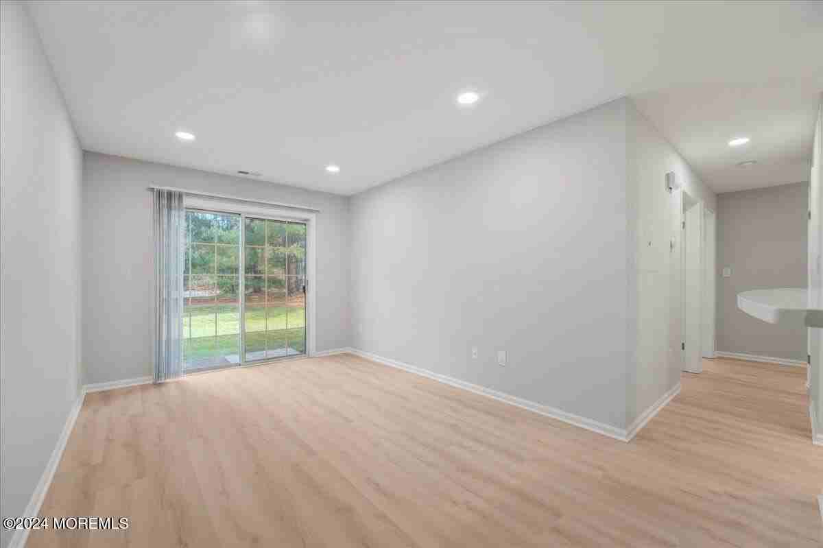 785 Banyan Court - Photo 2 of 19