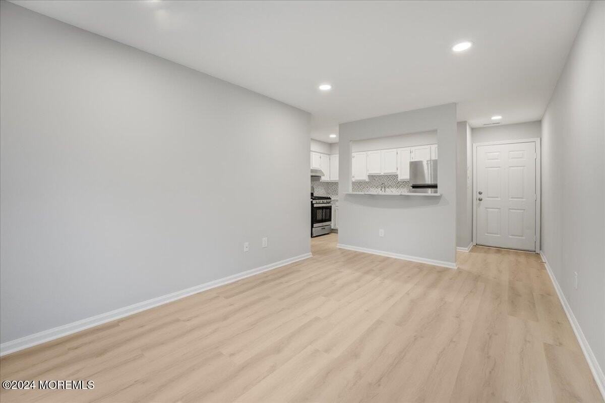 785 Banyan Court - Photo 4 of 19