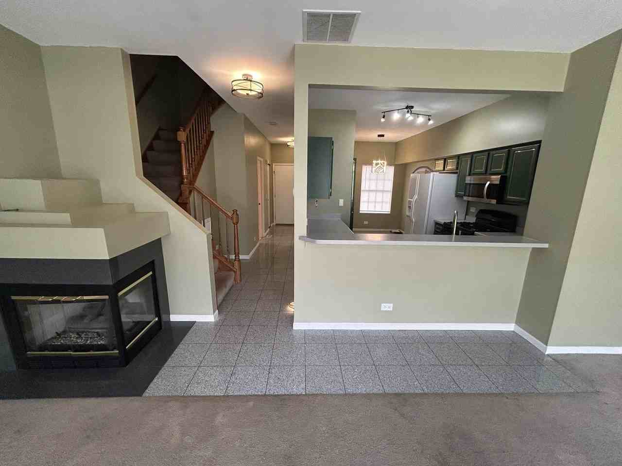935 Viewpoint Dr - Photo 3 of 27