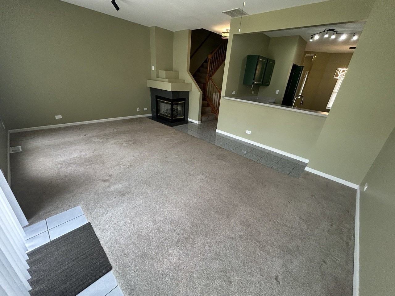 935 Viewpoint Dr - Photo 4 of 27