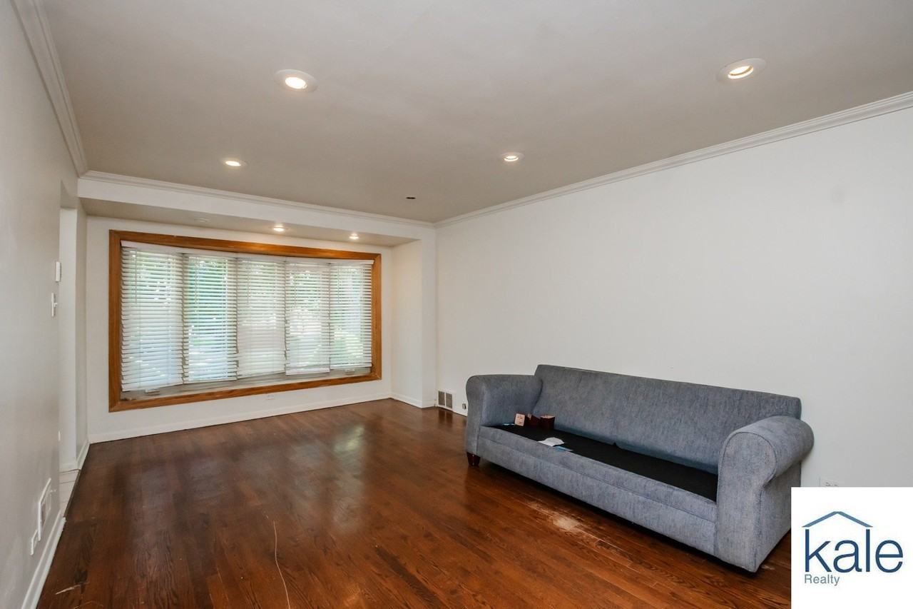 3719 W 81st Pl - Photo 3 of 11