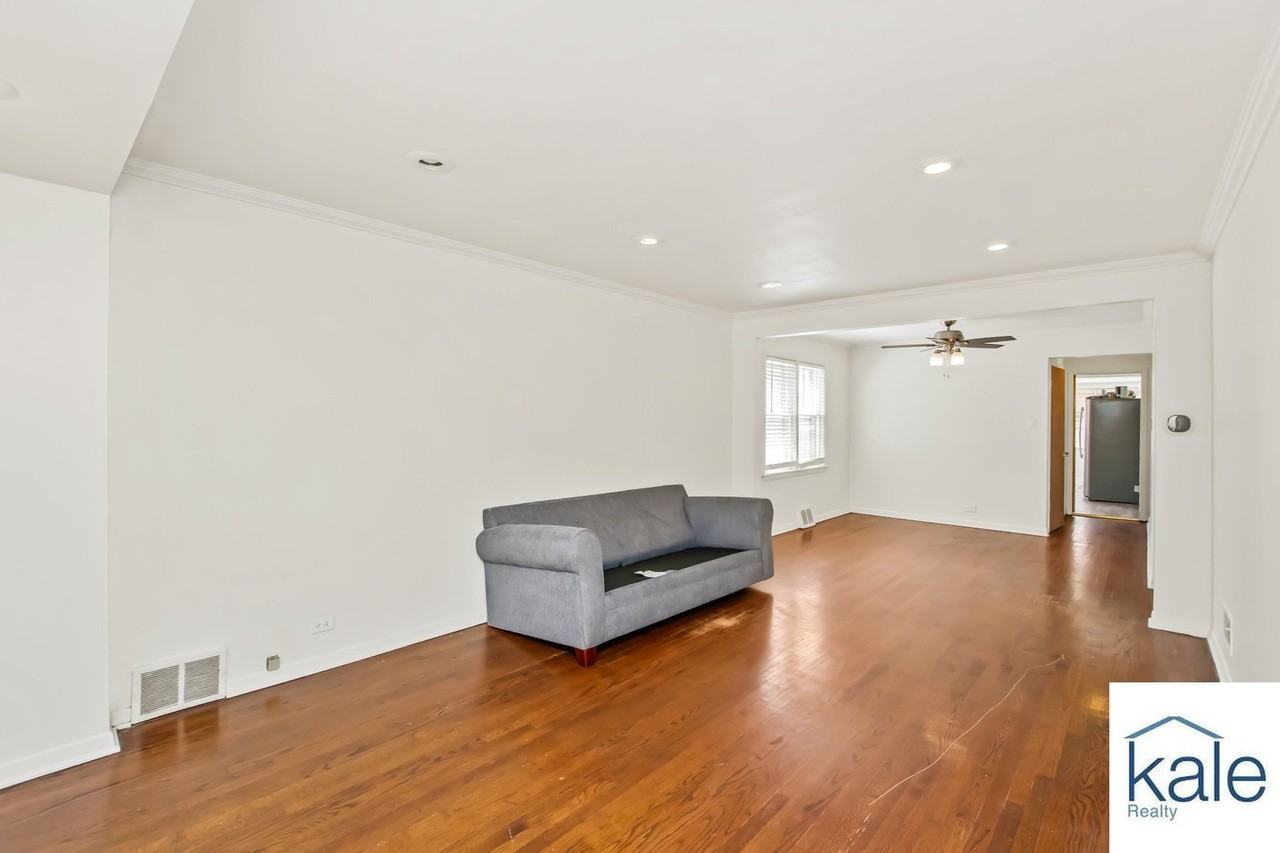 3719 W 81st Pl - Photo 4 of 11