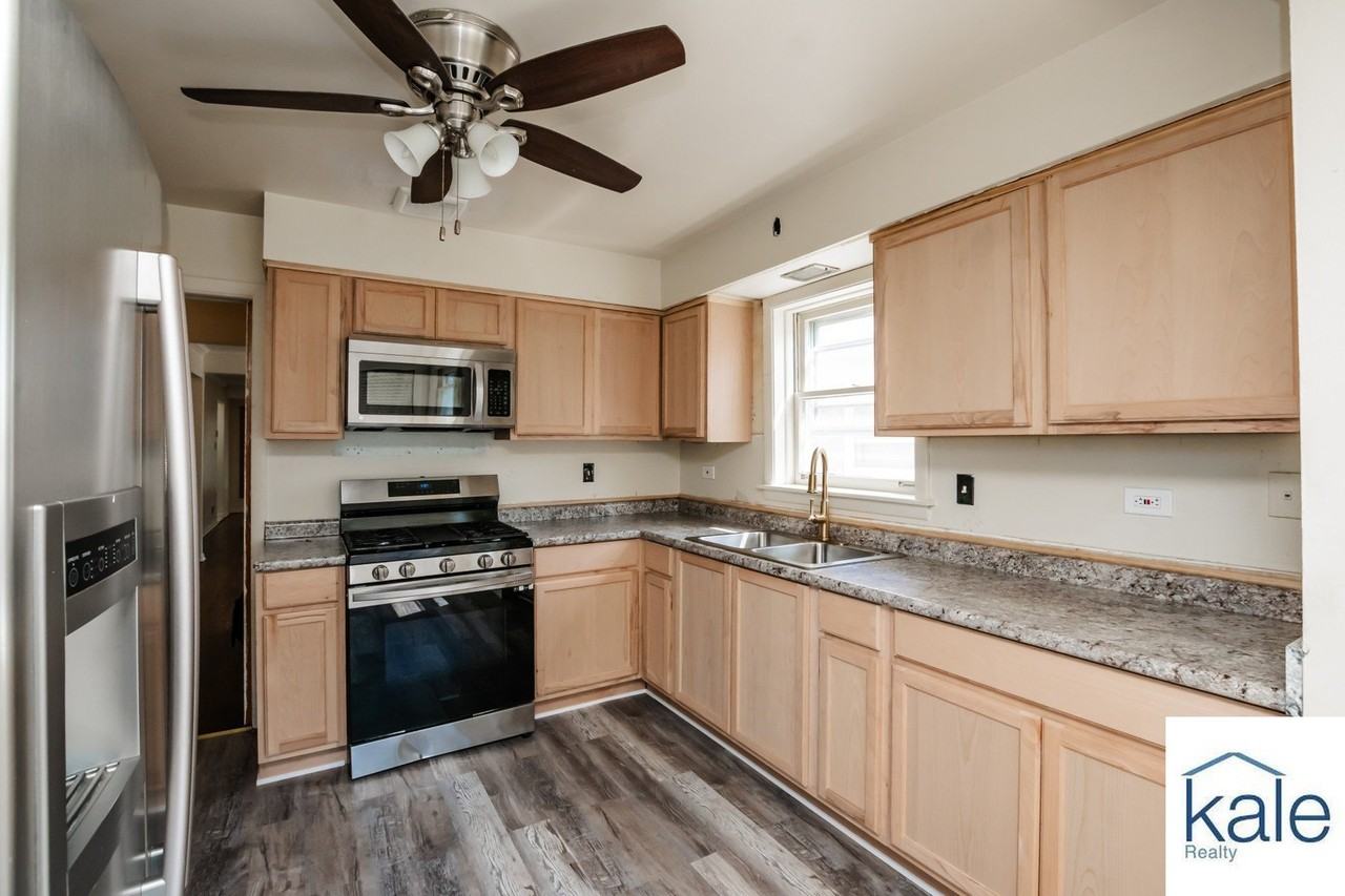 3719 W 81st Pl - Photo 6 of 11