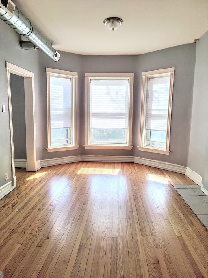6622 S Saint Lawrence Ave #2 - Photo 2 of 9
