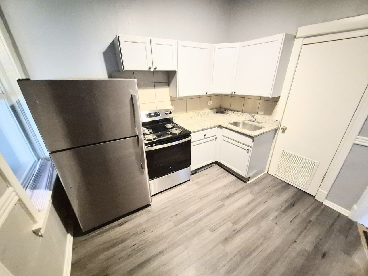 6622 S Saint Lawrence Ave #2 - Photo 7 of 9