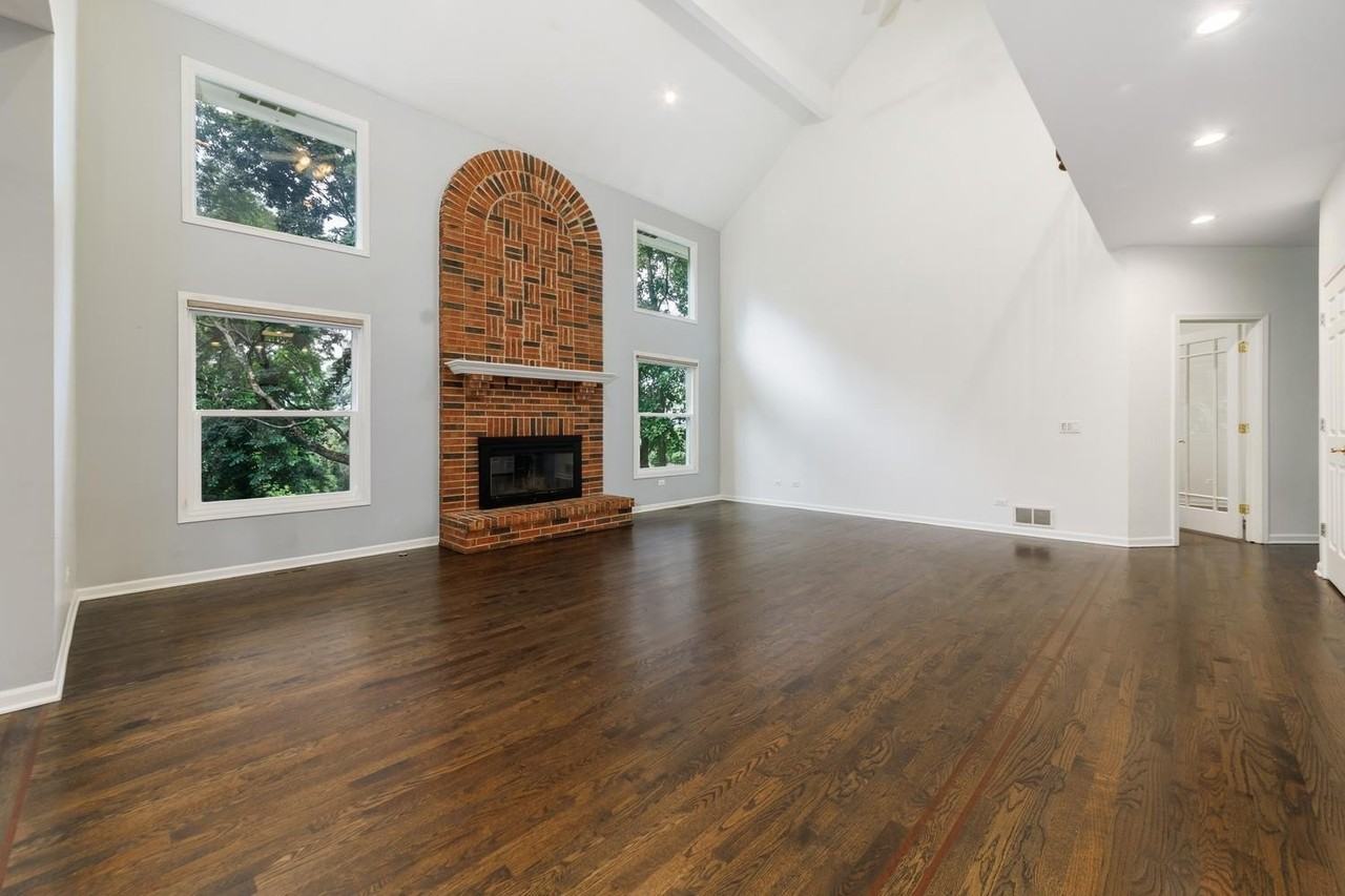 1106 Portsmouth Cir - Photo 7 of 32